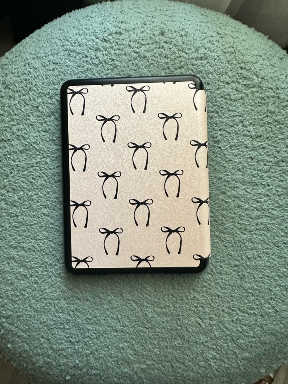 Kindle 7” case Bow Pattern Metallic Tablet Case - Pink Champagne - Picture 2 of 4